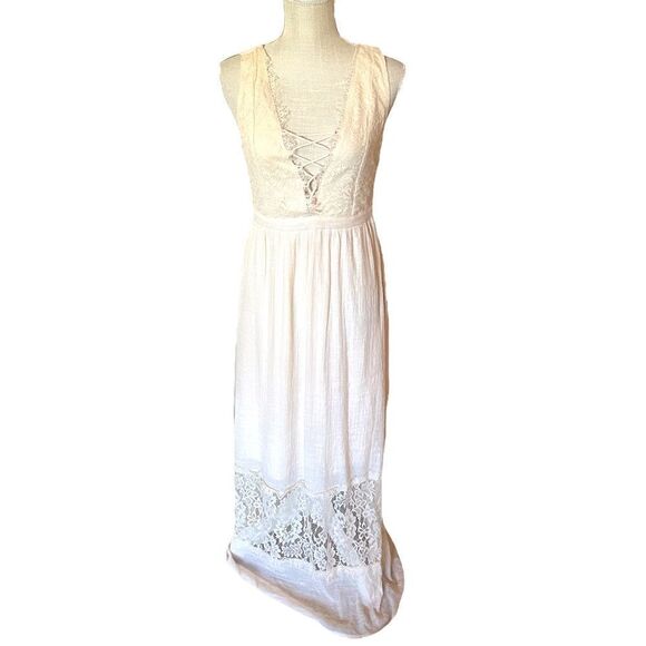 Forever 21 Lace Up Corset Style Maxi Dress in Blush - Picture 1 of 12